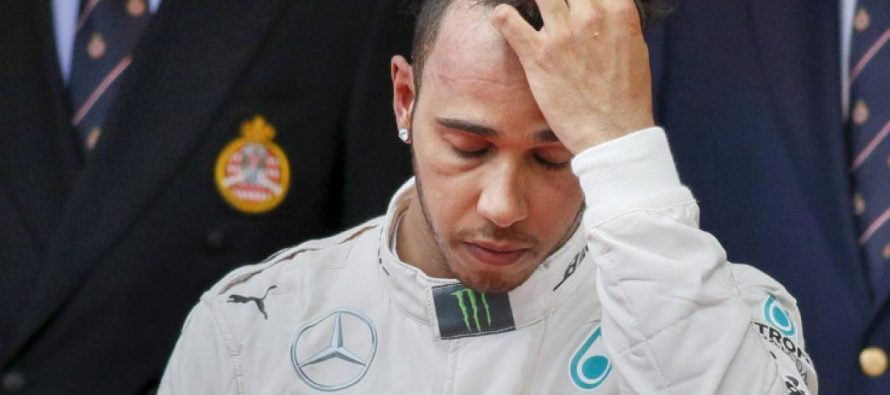 Lewis Hamilton a fost înnobilat