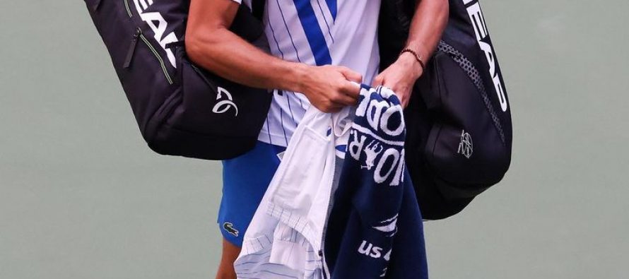 Novak Djokovic, descalificat de la US Open după ce a lovit o arbitră